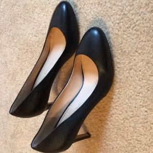 Banana republic black pumps